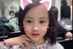 爆料黄磊女儿照片图片视频,萌态可掬，星二代风采初现