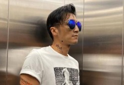 最新爆料男星有哪些人,最新爆料，男星人生大揭秘